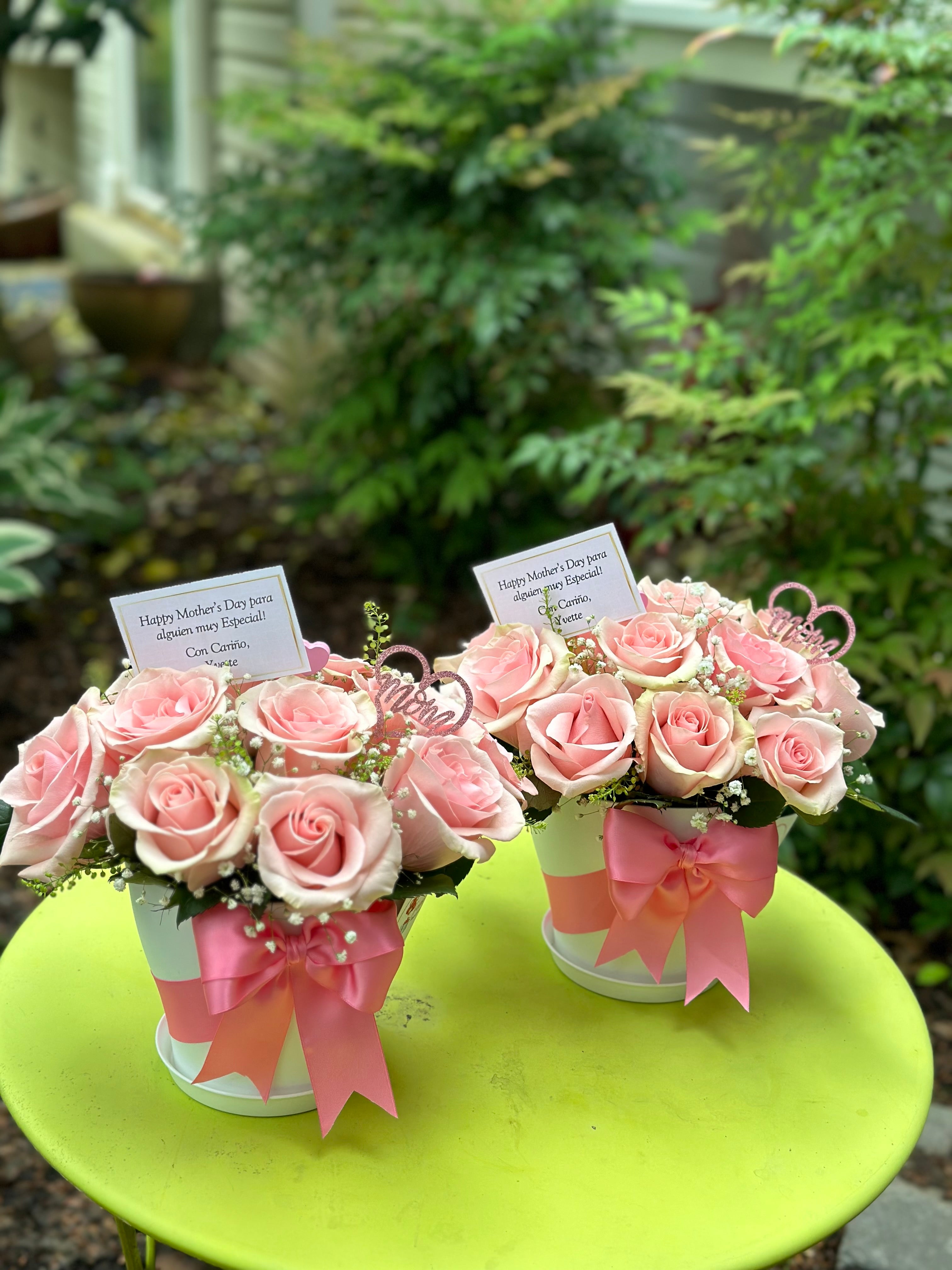 Timeless Rose Arrangement | Arreglo Clásico de 12 Rosas y Baby's Breath