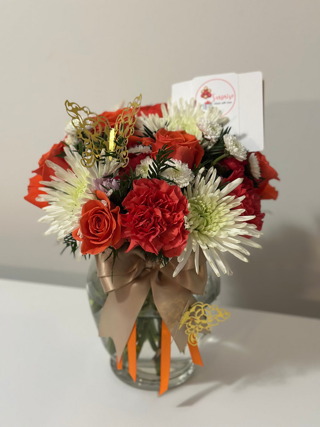 Bright Days Vase - Seasonal Arrangement / Bright Days Vase - Arreglo de Temporada