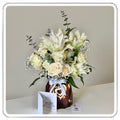 Pure Serenity Vase - White Floral Arrangement / Pure Serenity Vase - Arreglo Floral en Blanco