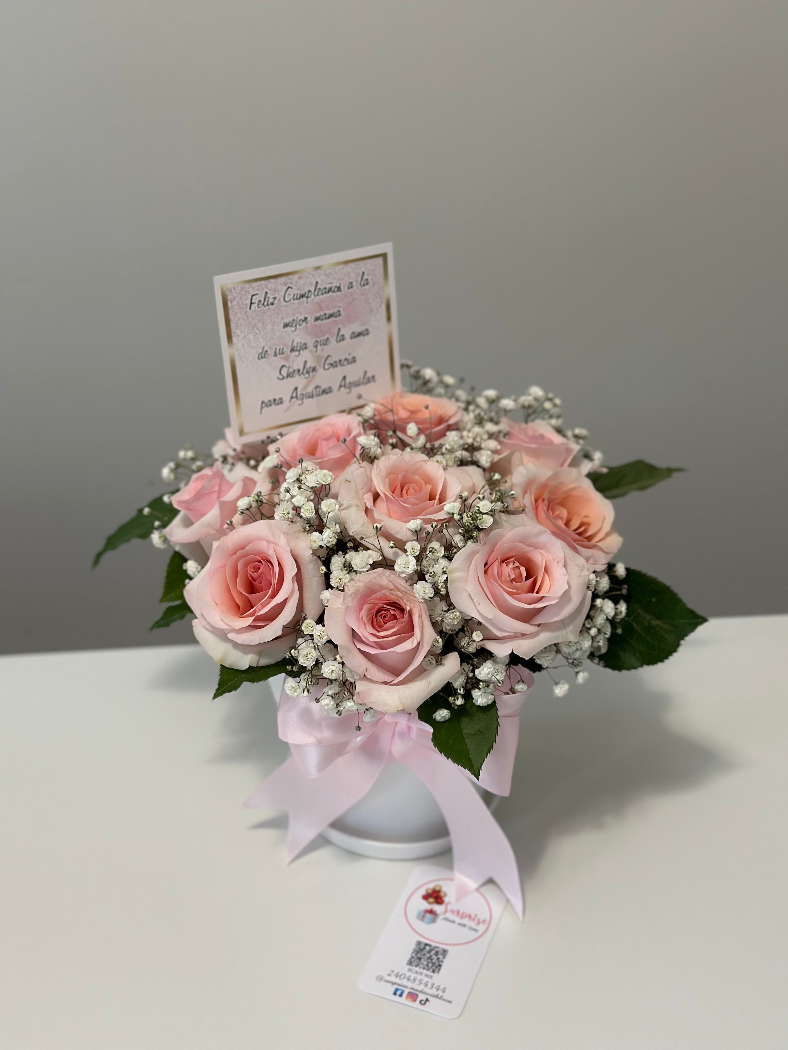 Timeless Rose Arrangement | Arreglo Clásico de 12 Rosas y Baby's Breath