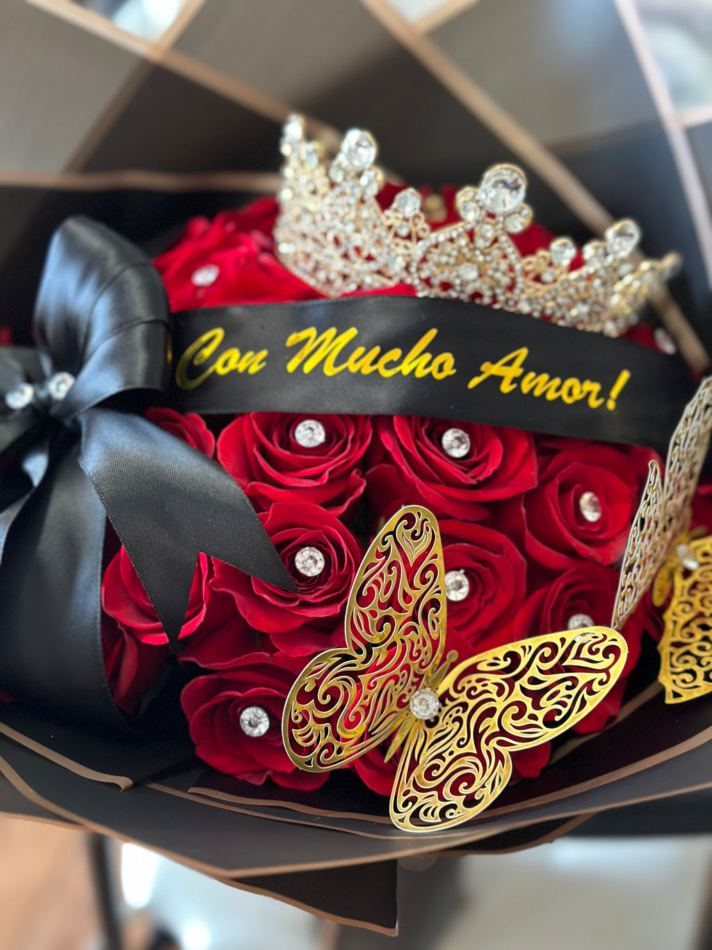 Royal Crown Luxury - 36 Roses Bouquet / Royal Crown Luxury - Bouquet de 36 Rosas