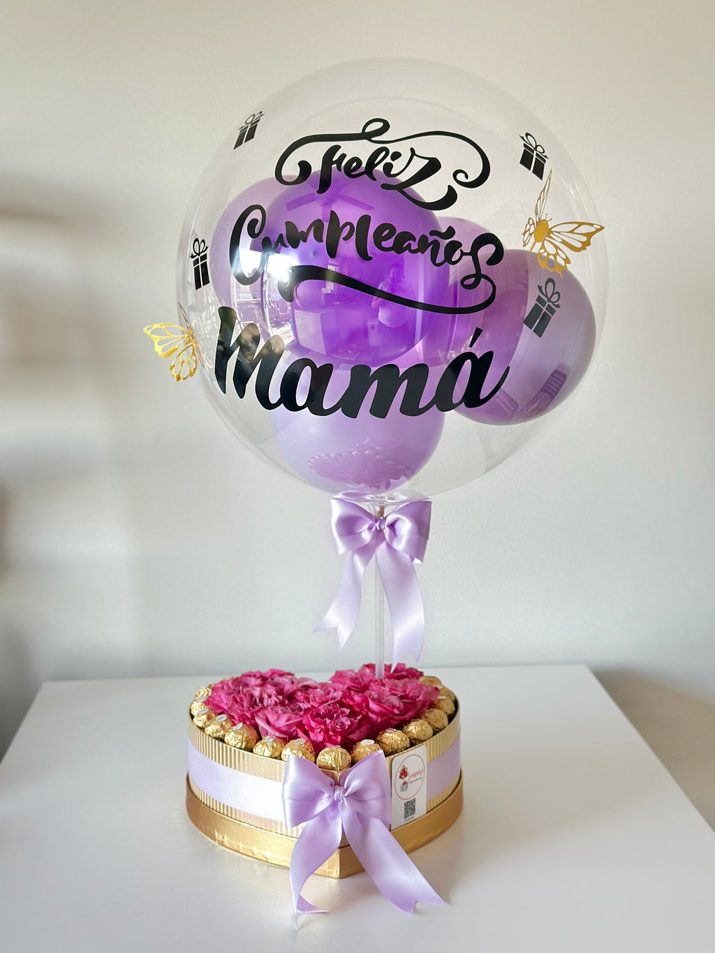 Sweet Heart Rose Box – 12 Roses & Ferrero Rocher with Personalized Balloon | Caja Corazón con Rosas, Ferreros y Globo Personalizado