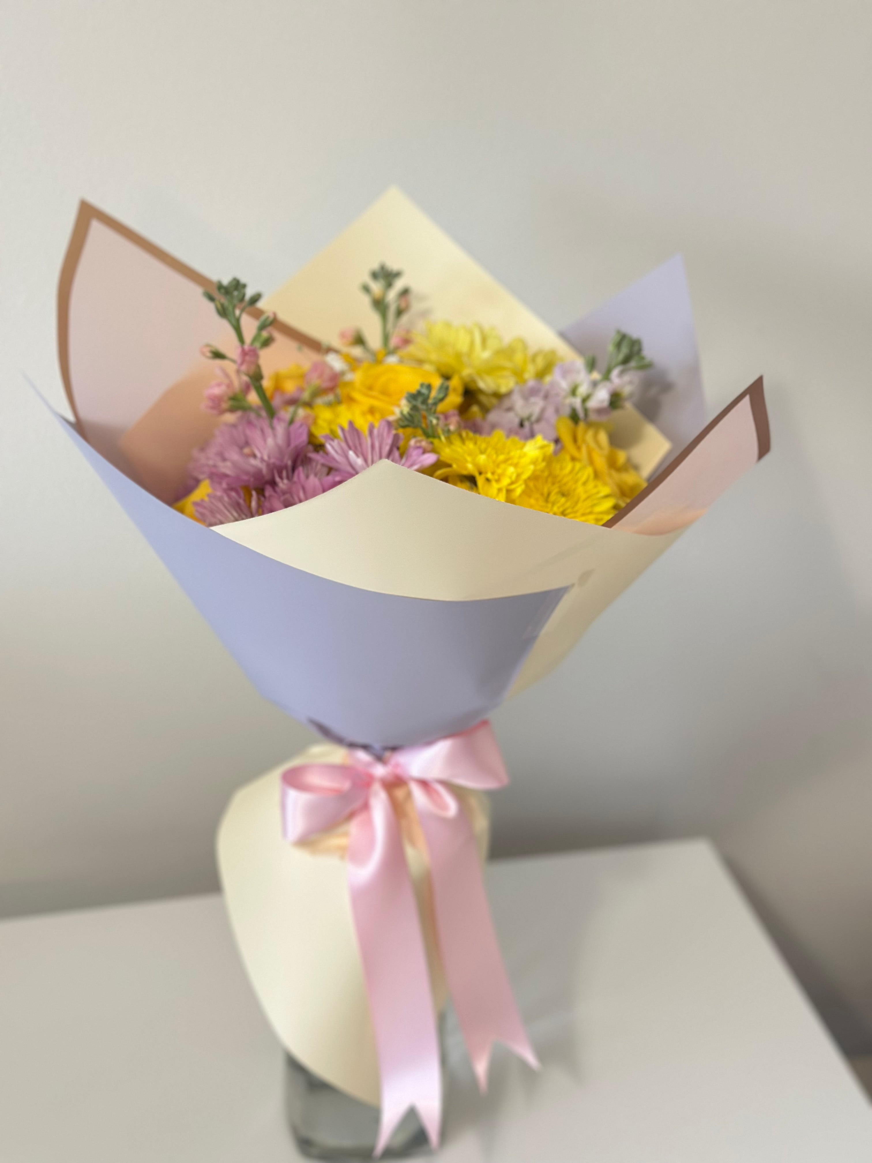 Fresh Charm - Seasonal Bouquet / Fresh Charm - Bouquet de Temporada