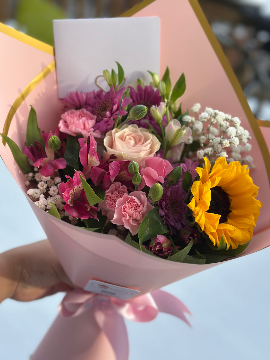 Sweet Gesture - Seasonal Bouquet / Sweet Gesture - Bouquet de Temporada