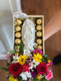Virgen Box for Mom | Caja con Flores, Ferrero y Estatua de la Virgen