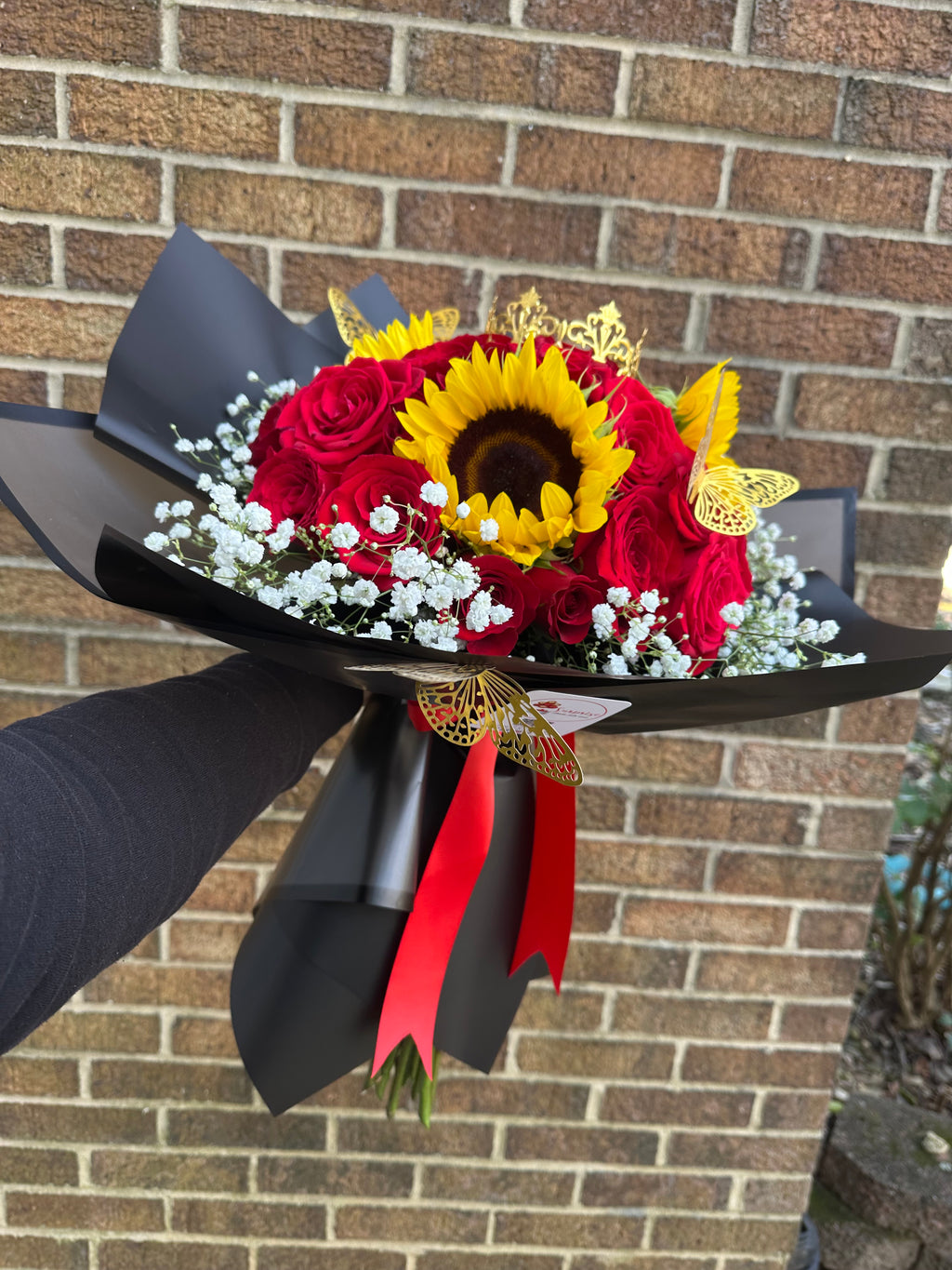 Bloom & Gold - 36 Roses & Sunflower Bouquet / Bloom & Gold - Bouquet de 36 Rosas y Girasoles