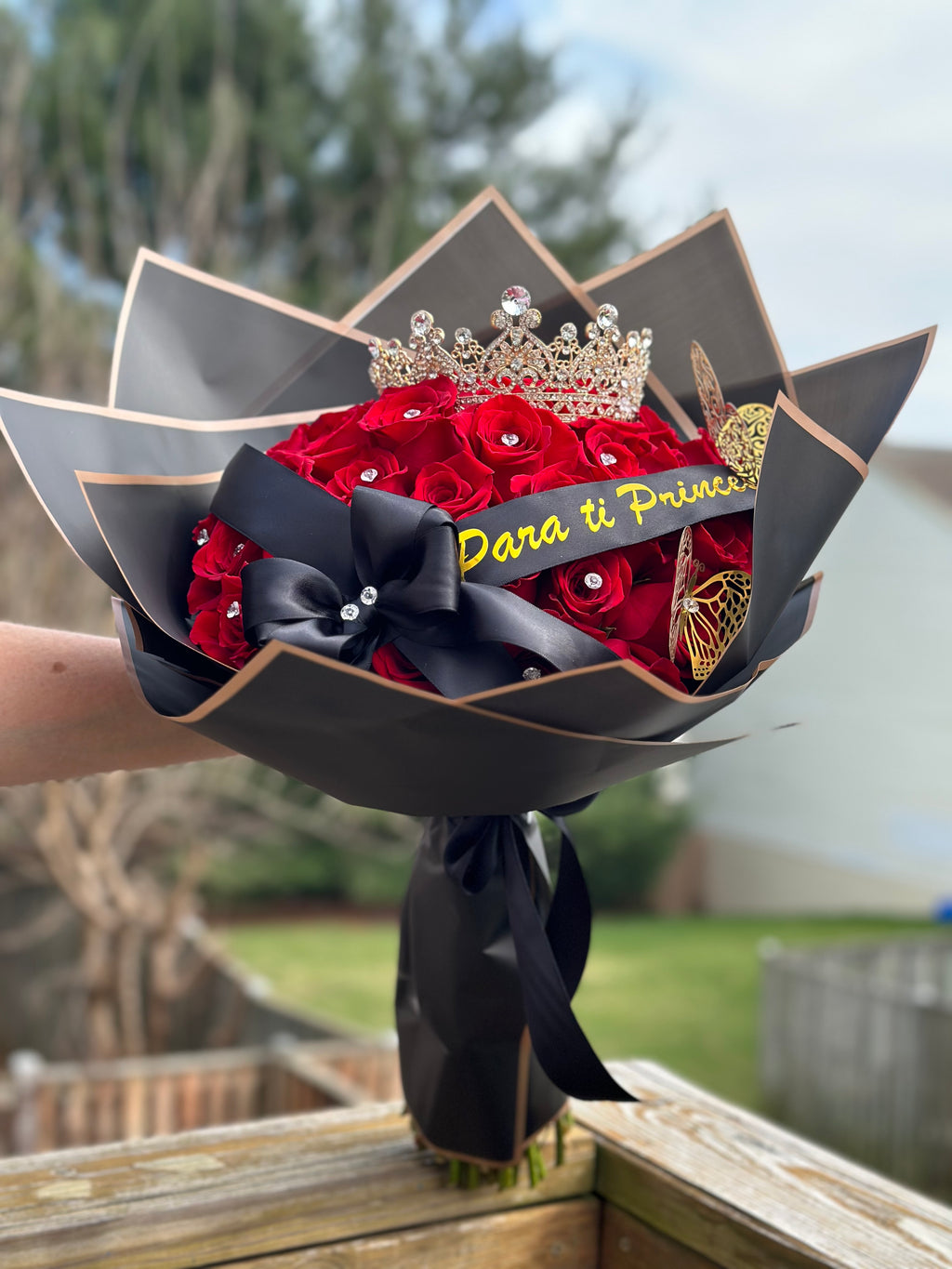 Royal Crown Luxury - 36 Roses Bouquet / Royal Crown Luxury - Bouquet de 36 Rosas