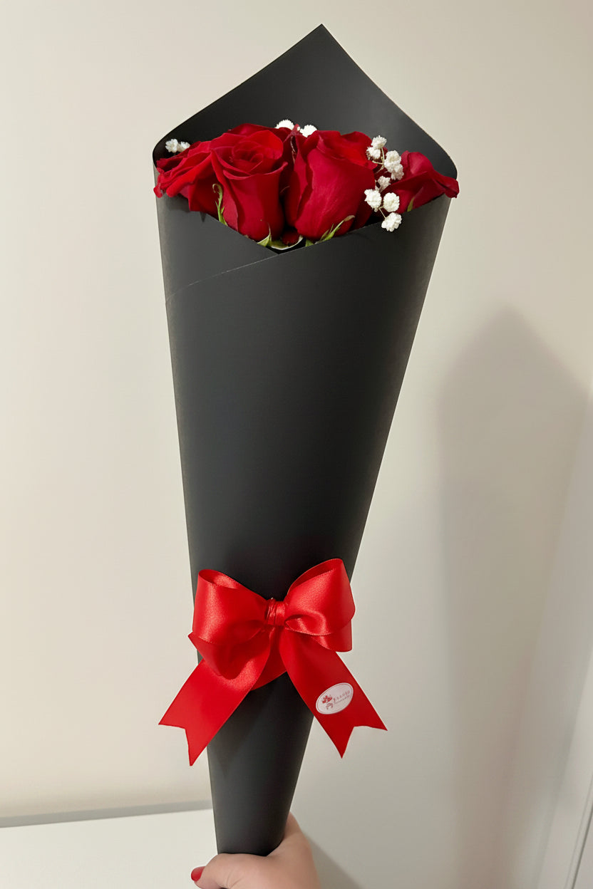 Mom's Rose Cone | Cono de Rosas con Mensaje Personalizado