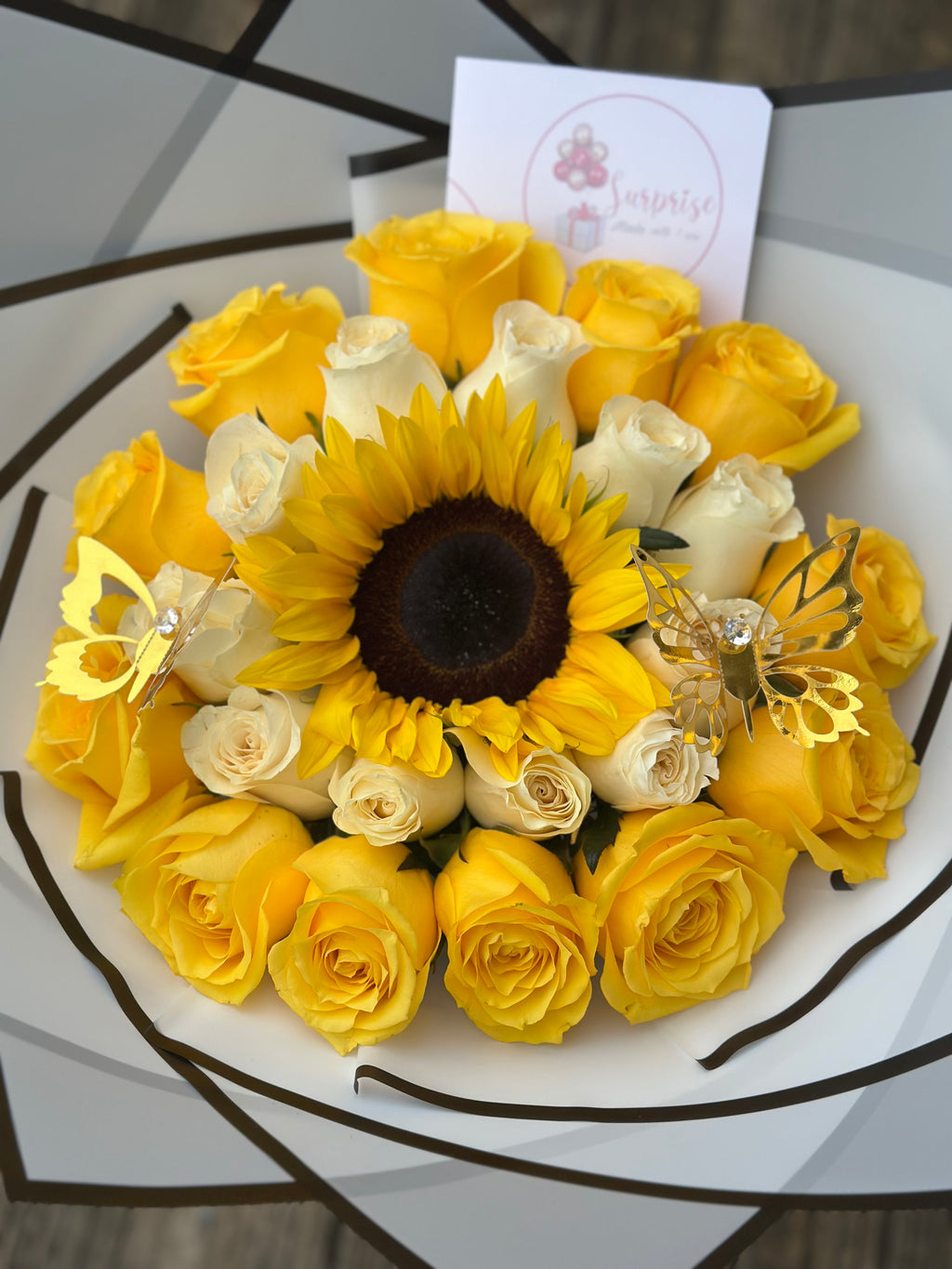 Golden Purity - Rose & Sunflower Bouquet / Golden Purity - Bouquet de Rosas y Girasol