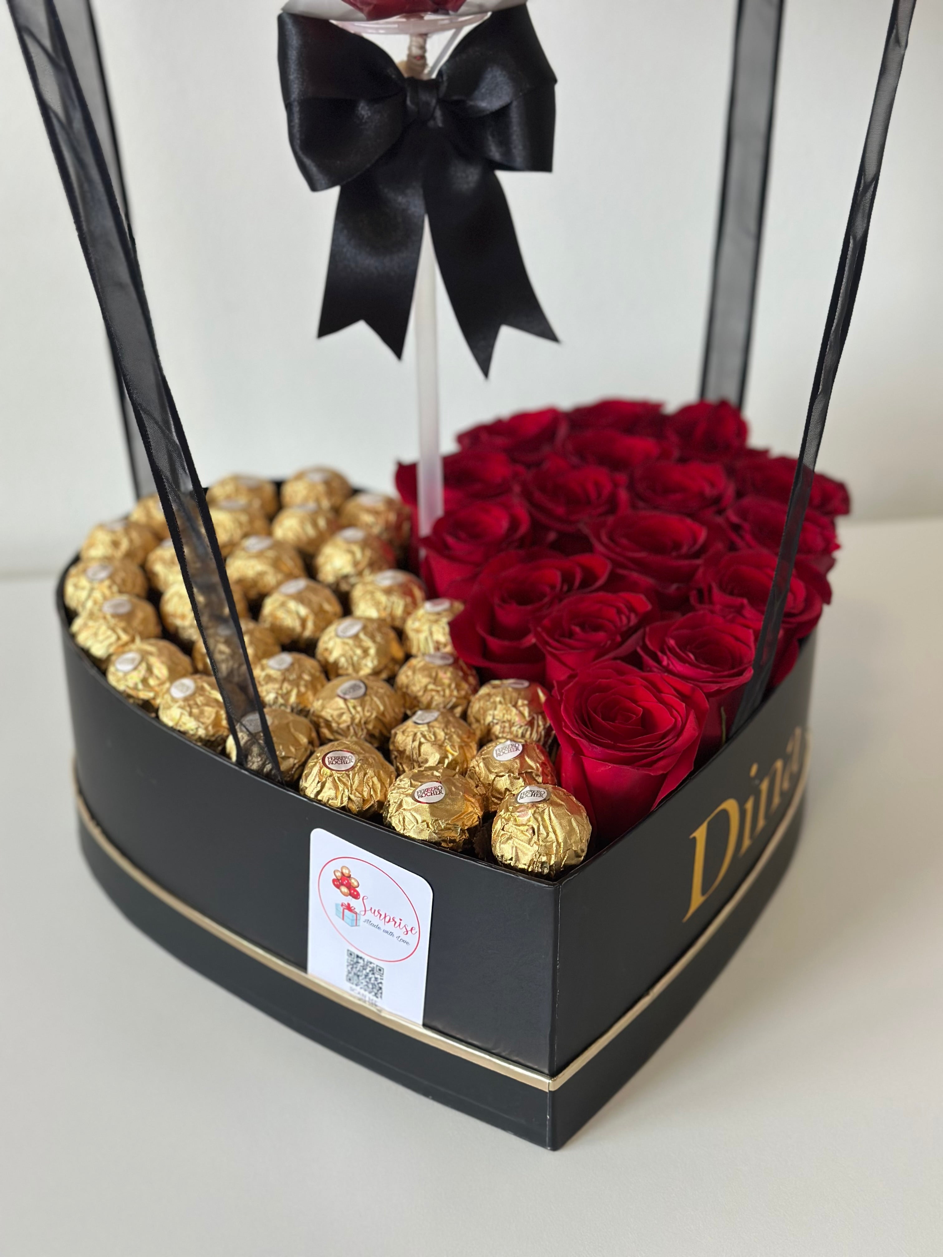 Signature Heart Box | Caja Corazón Personalizada con Rosas, Ferrero y Globo