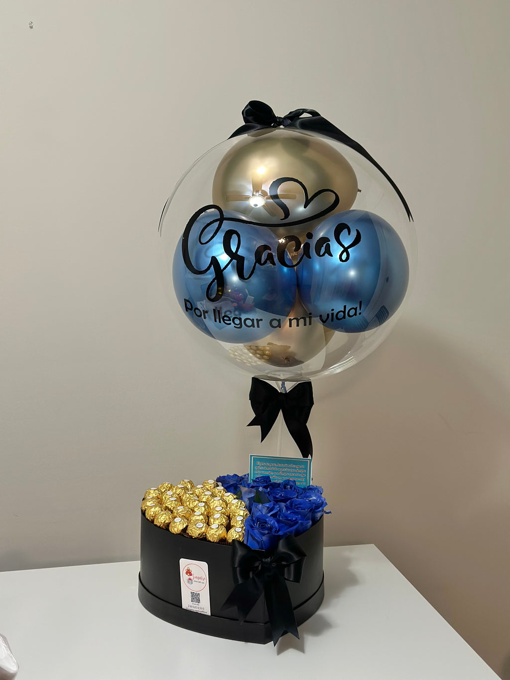 Something Blue Heart Box | Caja Corazón con Rosas Azules y Ferrero