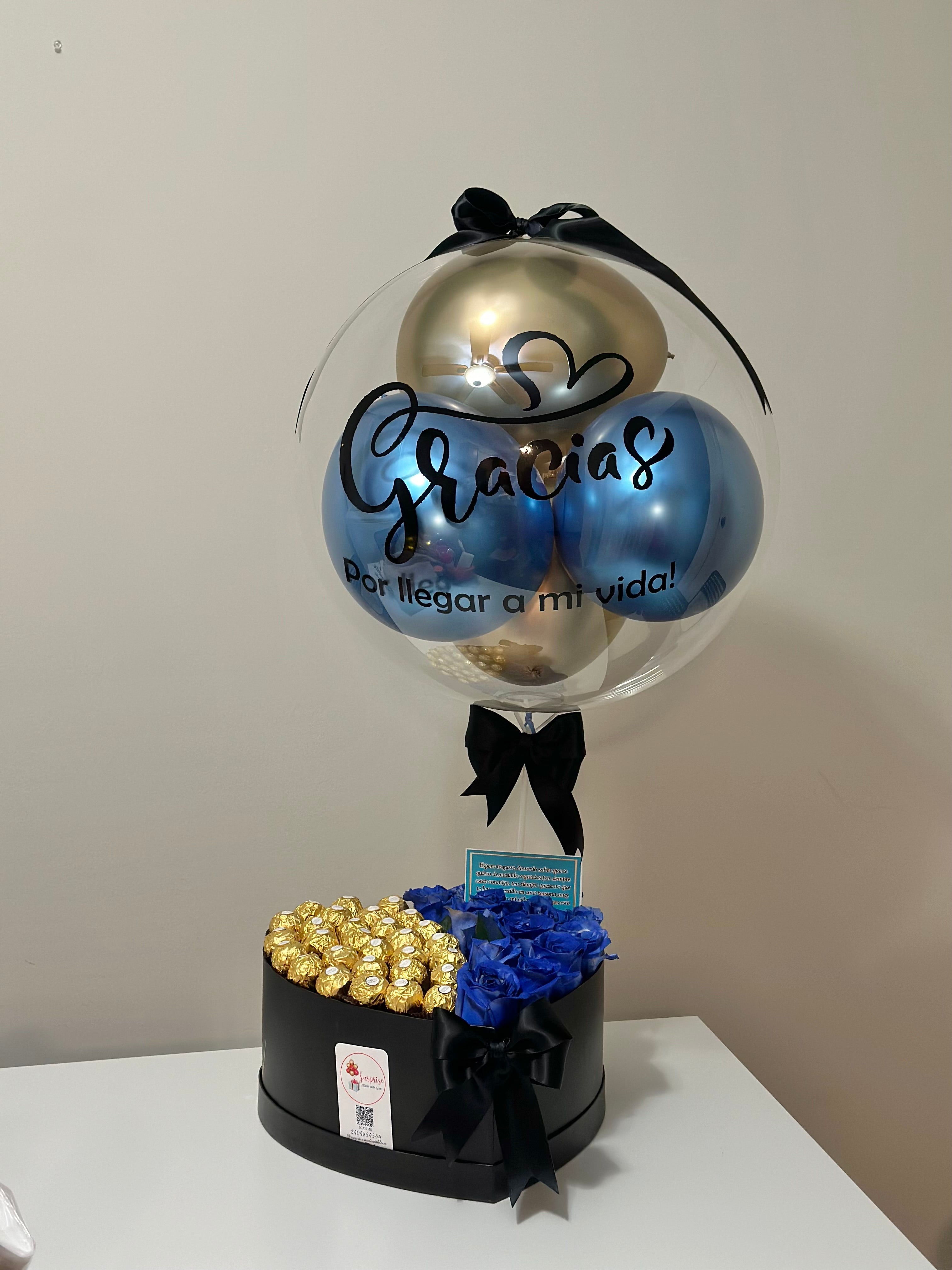 Something Blue Heart Box | Caja Corazón con Rosas Azules y Ferrero