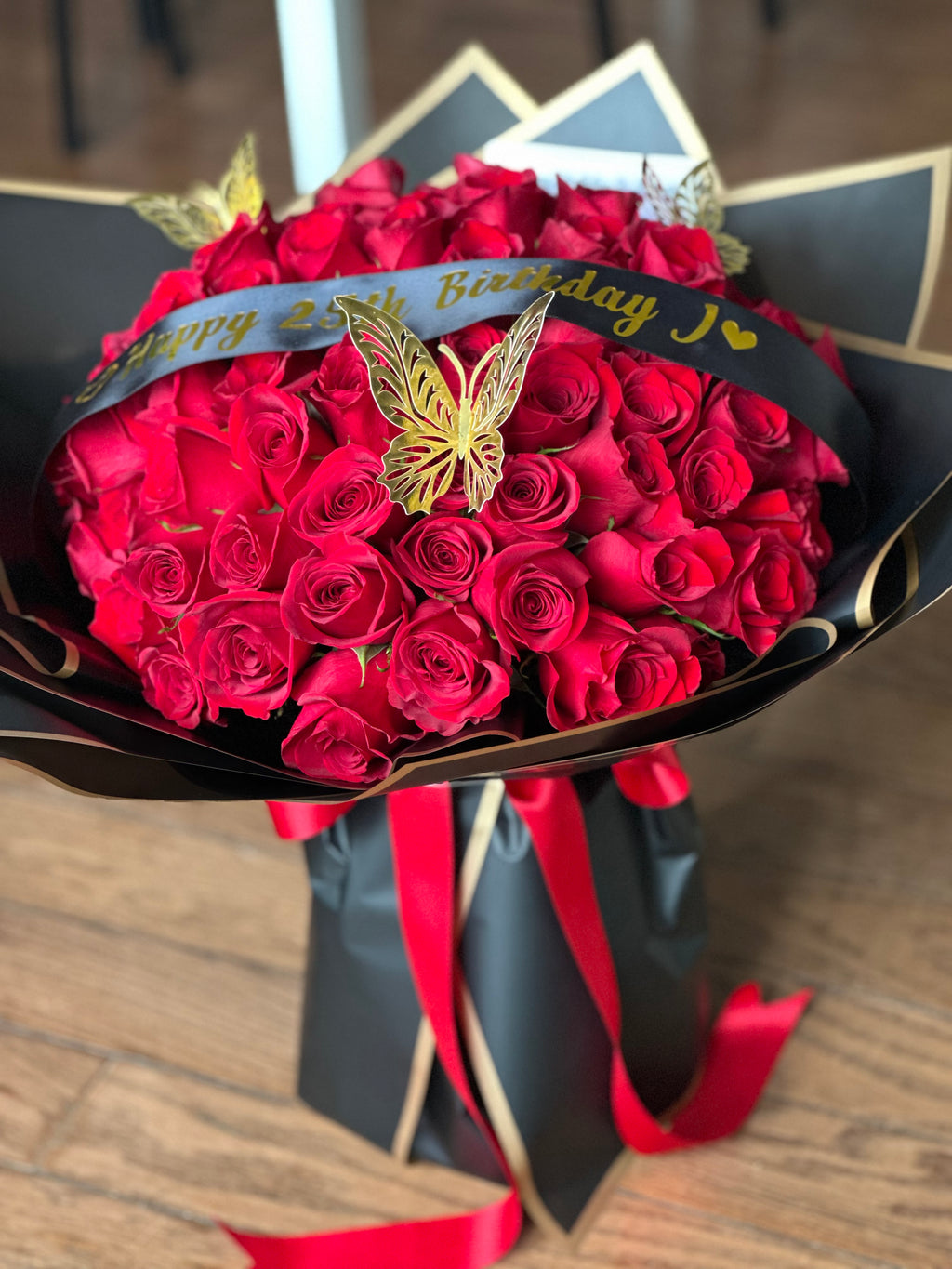 Grand Celebration - 75 Roses Bouquet / Grand Celebration - Bouquet de 75 Rosas