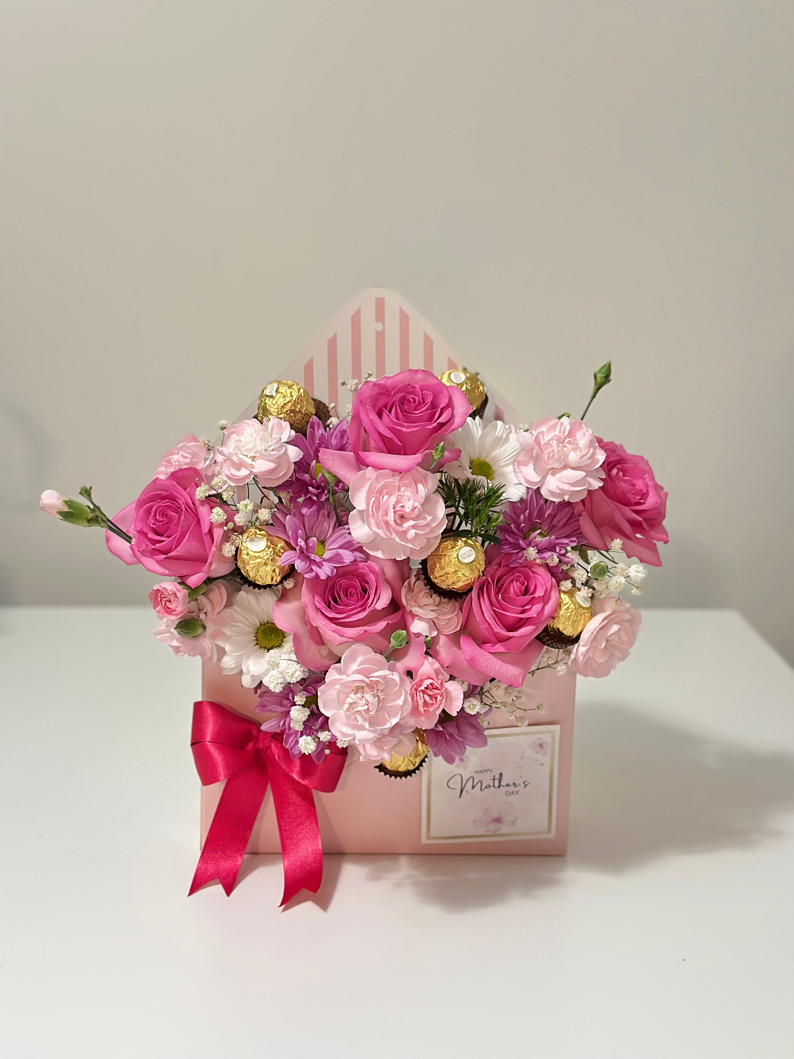 Mom's Envelope Box | Caja Sobre con Flores y Ferrero