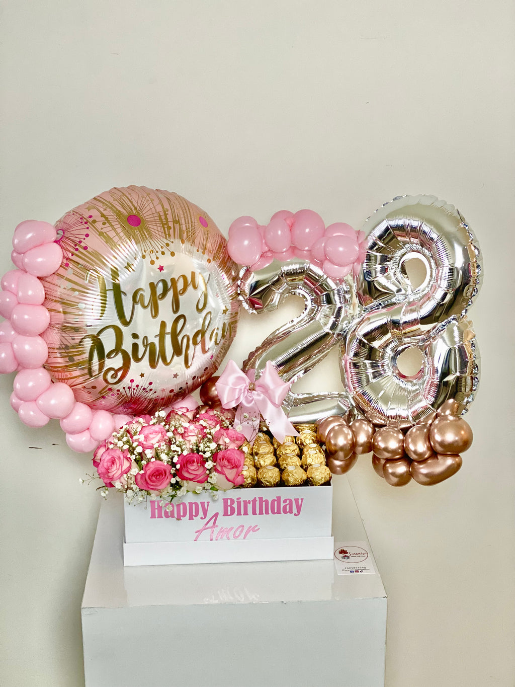 Birthday Glam Box - Flowers, Ferrero & Balloons / Birthday Glam Box - Flores, Ferrero y Globos