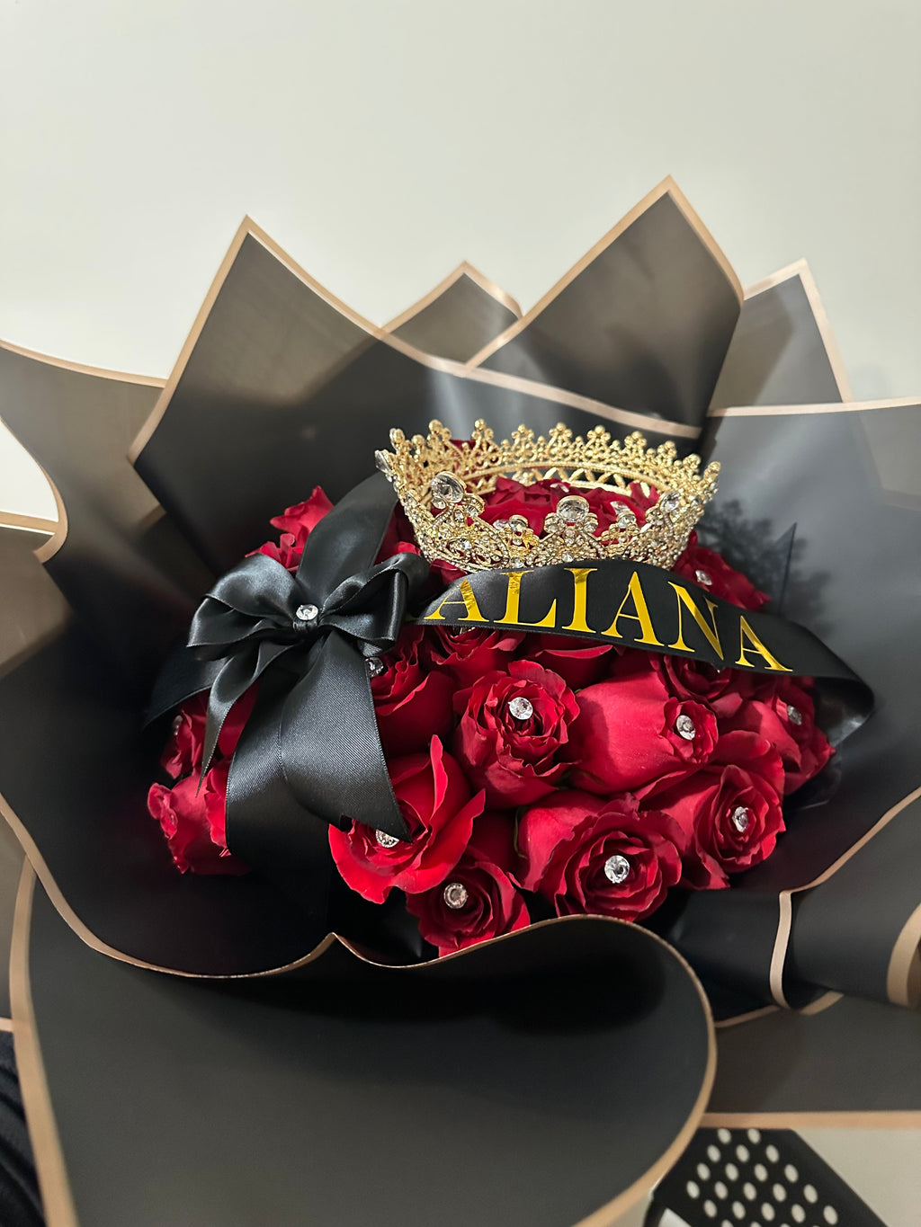 Royal Crown Luxury - 36 Roses Bouquet / Royal Crown Luxury - Bouquet de 36 Rosas