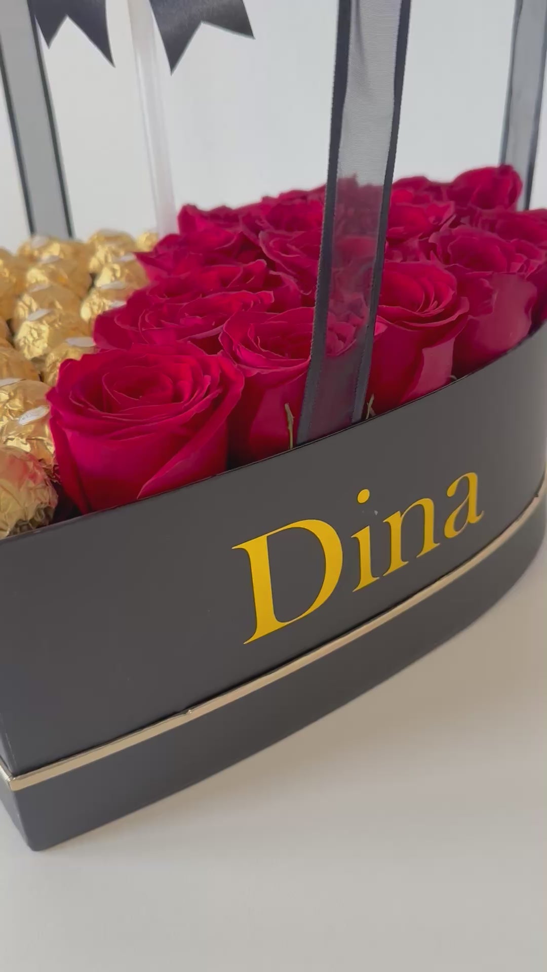 Signature Heart Box | Caja Corazón Personalizada con Rosas, Ferrero y Globo